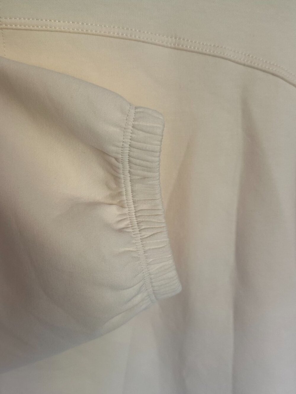 Club Pilates Cream Oversized Lightweight Sweatshirt NWOT Sz. 4 - Picture 4 of 6